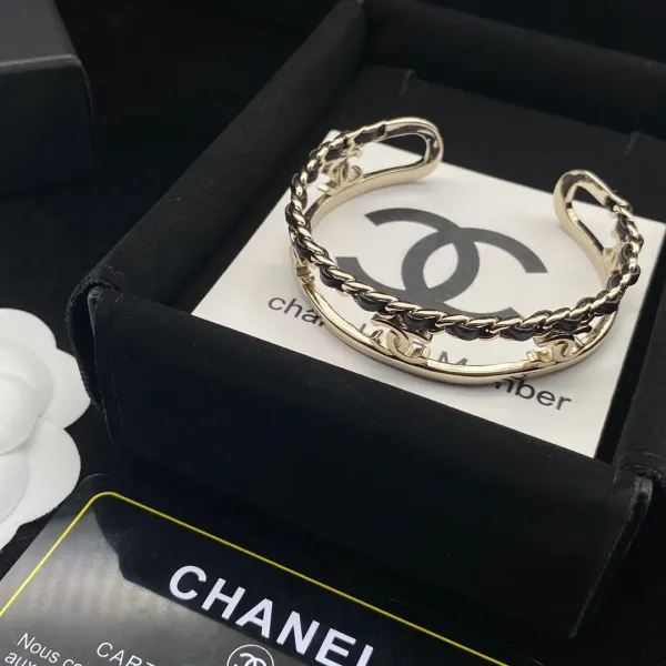 【CHANEL】ブレスレット、ファッションシンプルなスタイル 【CHANEL】ブレスレット、ファッションシンプルなスタイル