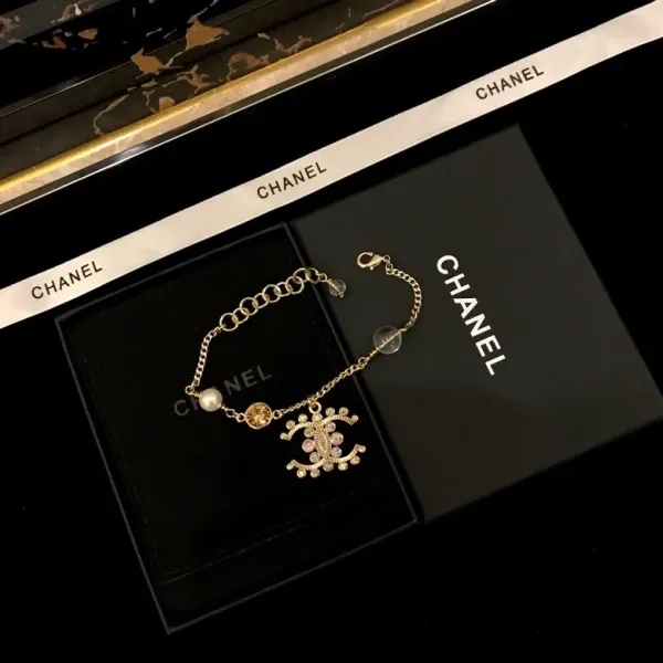 【CHANEL】ブレスレット、ファッションシンプルなスタイル 【CHANEL】ブレスレット、ファッションシンプルなスタイル