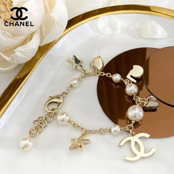 【CHANEL】ブレスレット、ファッションシンプルなスタイル 【CHANEL】ブレスレット、ファッションシンプルなスタイル