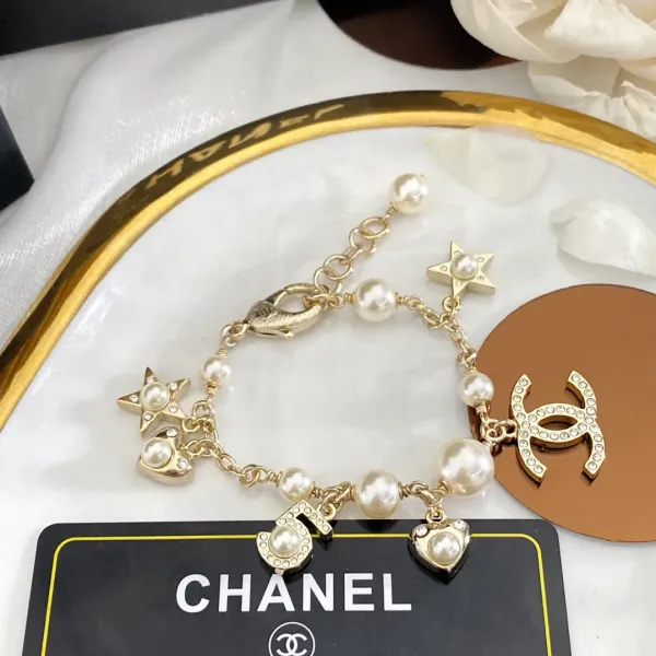 【CHANEL】ブレスレット、ファッションシンプルなスタイル 【CHANEL】ブレスレット、ファッションシンプルなスタイル