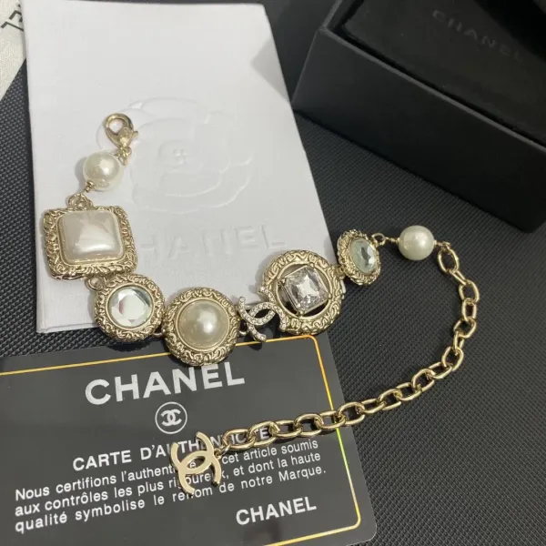 【CHANEL】ブレスレット、ファッションシンプルなスタイル 【CHANEL】ブレスレット、ファッションシンプルなスタイル
