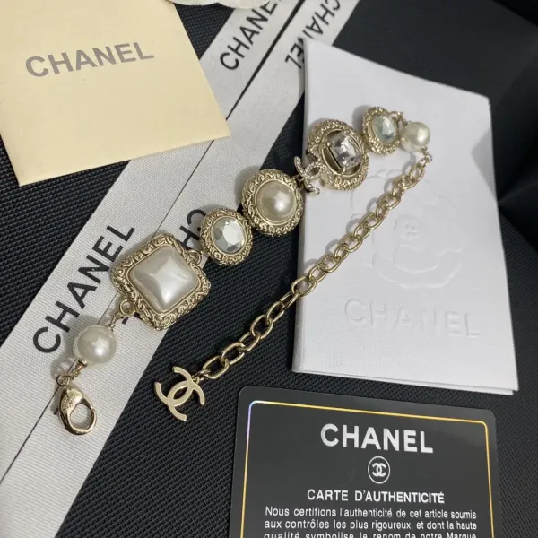 【CHANEL】ブレスレット、ファッションシンプルなスタイル 【CHANEL】ブレスレット、ファッションシンプルなスタイル