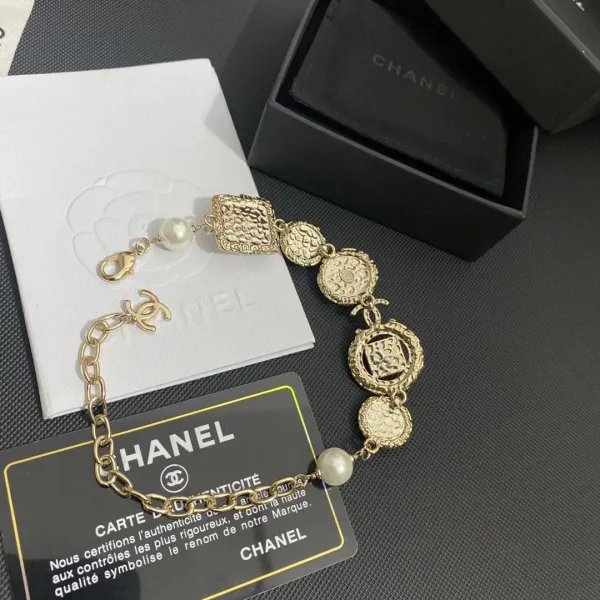 【CHANEL】ブレスレット、ファッションシンプルなスタイル 【CHANEL】ブレスレット、ファッションシンプルなスタイル