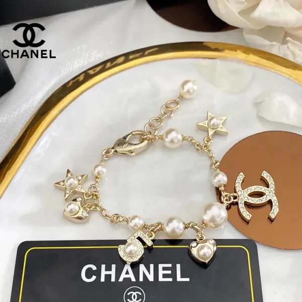 【CHANEL】ブレスレット、ファッションシンプルなスタイル 【CHANEL】ブレスレット、ファッションシンプルなスタイル