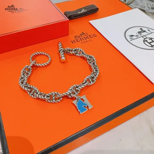 【HERMES】ブレスレット、ファッションシンプルなスタイル 240730 【HERMES】ブレスレット、ファッションシンプルなスタイル 240730