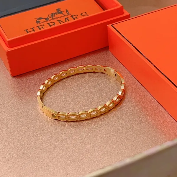【HERMES】ブレスレット、ファッションシンプルなスタイル 【HERMES】ブレスレット、ファッションシンプルなスタイル