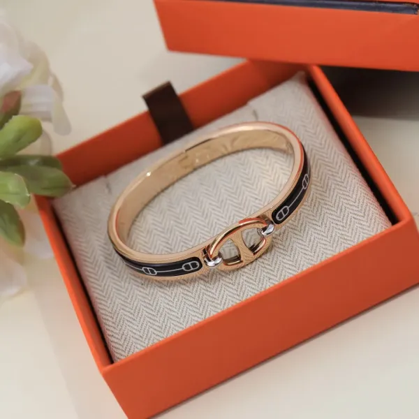 【 HERMES】ブレスレット、ファッションシンプルなスタイル 【 HERMES】ブレスレット、ファッションシンプルなスタイル