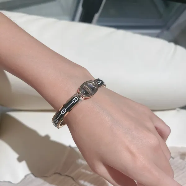 【 HERMES】ブレスレット、ファッションシンプルなスタイル 【 HERMES】ブレスレット、ファッションシンプルなスタイル