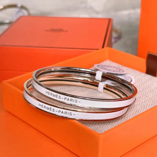 【 HERMES】ブレスレット、ファッションシンプルなスタイル 【 HERMES】ブレスレット、ファッションシンプルなスタイル