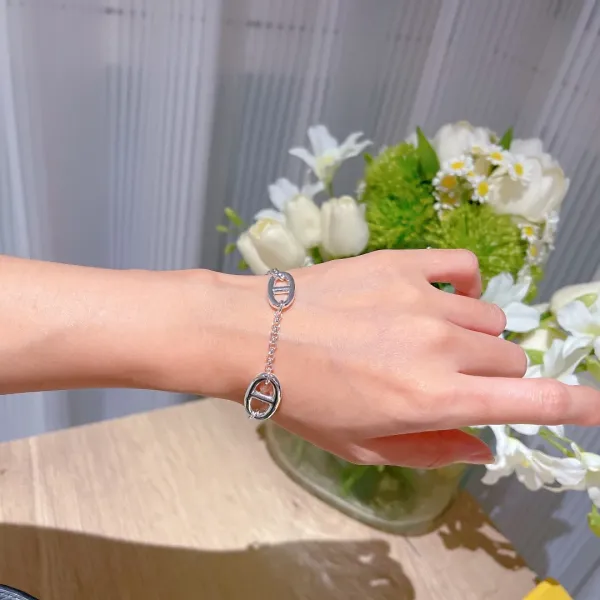 【HERMES 】ブレスレット、ファッションシンプルなスタイル 【HERMES 】ブレスレット、ファッションシンプルなスタイル