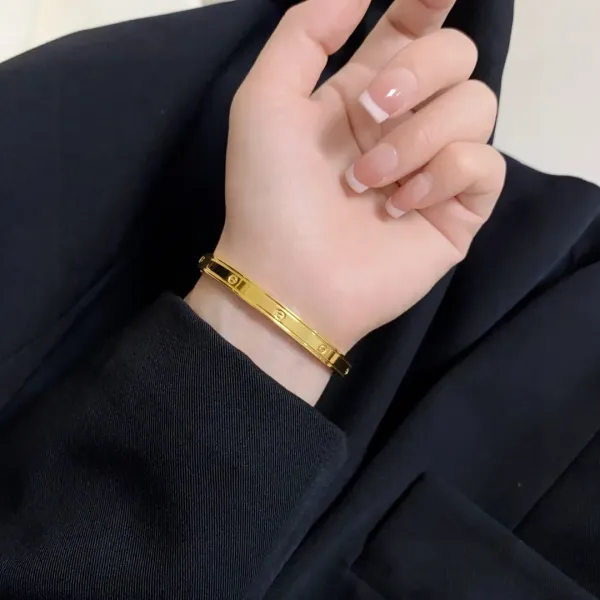 【CARTIER】ブレスレット、ファッションシンプルなスタイル 240729 【CARTIER】ブレスレット、ファッションシンプルなスタイル 240729
