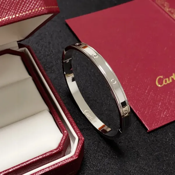 【CARTIER】ブレスレット、ファッションシンプルなスタイル 240729 【CARTIER】ブレスレット、ファッションシンプルなスタイル 240729