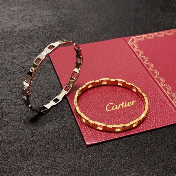 【CARTIER】ブレスレット、ファッションシンプルなスタイル 【CARTIER】ブレスレット、ファッションシンプルなスタイル