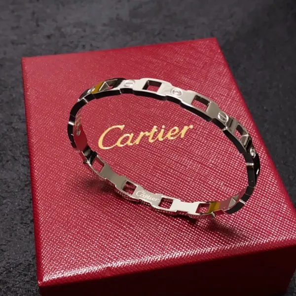 【CARTIER】ブレスレット、ファッションシンプルなスタイル 【CARTIER】ブレスレット、ファッションシンプルなスタイル