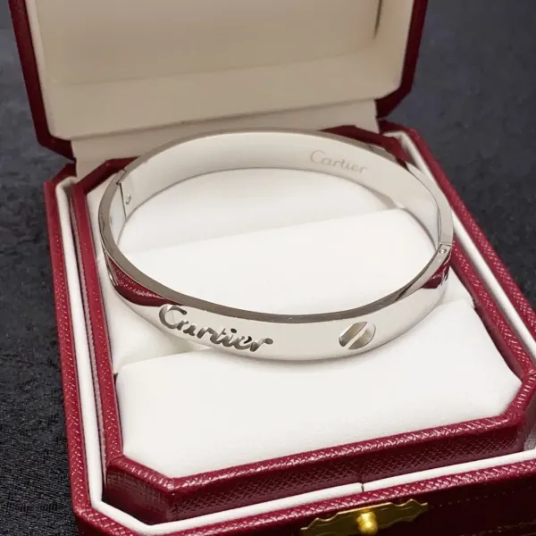 【CARTIER】ブレスレット、ファッションシンプルなスタイル 【CARTIER】ブレスレット、ファッションシンプルなスタイル