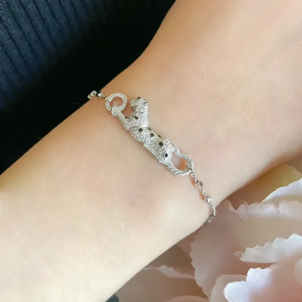 【CARTIER】ブレスレット、ファッションシンプルなスタイル 【CARTIER】ブレスレット、ファッションシンプルなスタイル