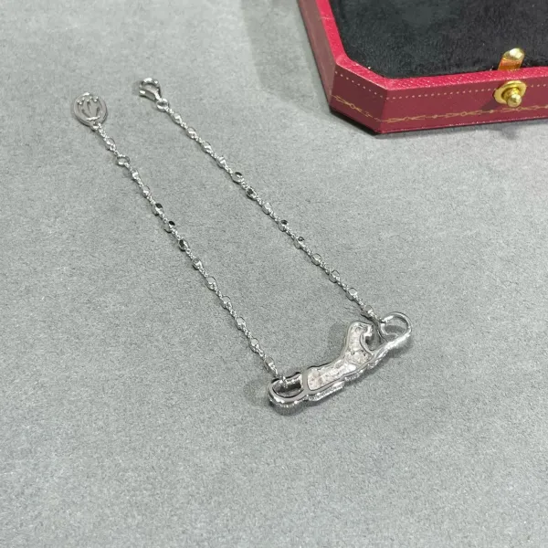 【CARTIER】ブレスレット、ファッションシンプルなスタイル 【CARTIER】ブレスレット、ファッションシンプルなスタイル