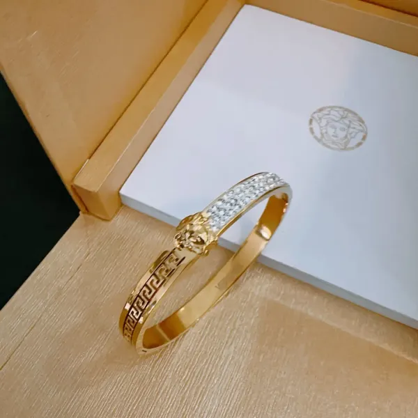【VERSACE】ブレスレット、ファッションシンプルなスタイル 2474 【VERSACE】ブレスレット、ファッションシンプルなスタイル 2474