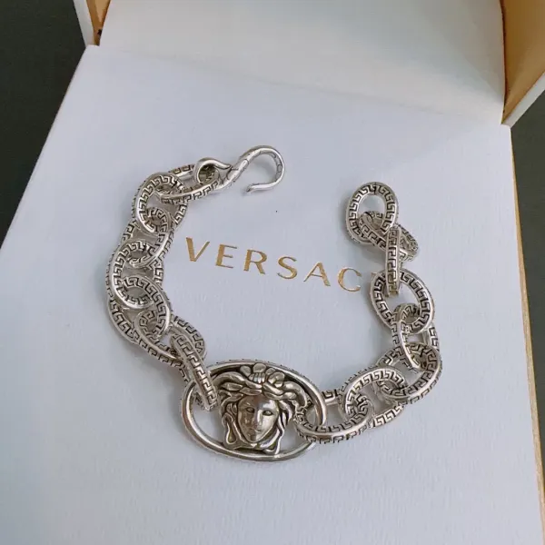 【VERSACE】ブレスレット、ファッションシンプルなスタイル 2474 【VERSACE】ブレスレット、ファッションシンプルなスタイル 2474