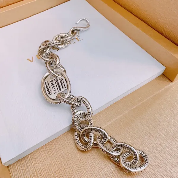 【VERSACE】ブレスレット、ファッションシンプルなスタイル 2474 【VERSACE】ブレスレット、ファッションシンプルなスタイル 2474