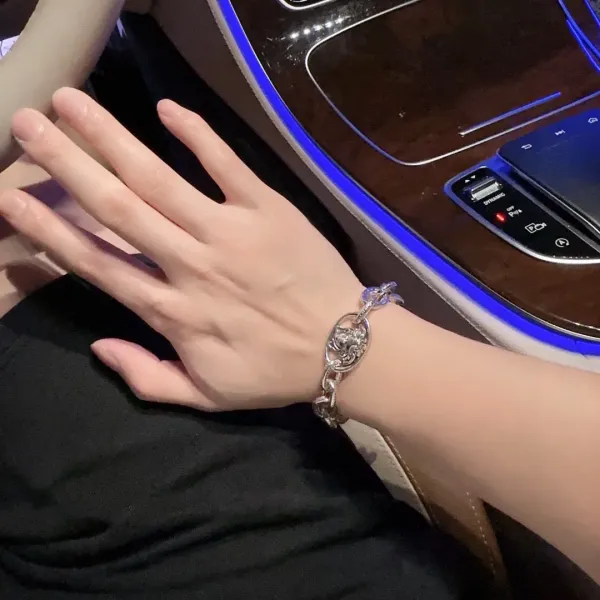 【VERSACE】ブレスレット、ファッションシンプルなスタイル 2474 【VERSACE】ブレスレット、ファッションシンプルなスタイル 2474