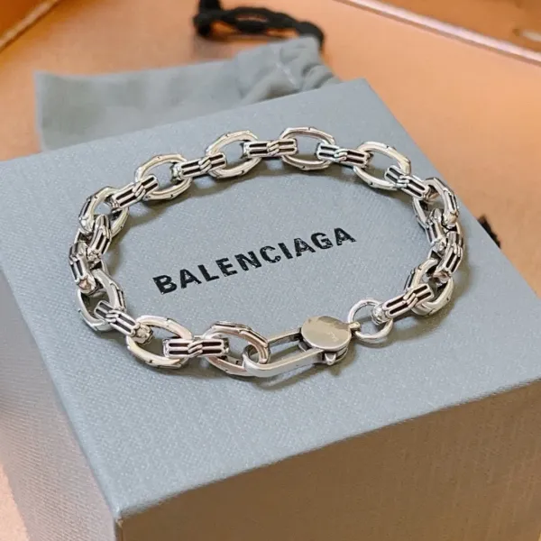 【BALENCIAGA】ブレスレット、ファッションシンプルなスタイル 240814 【BALENCIAGA】ブレスレット、ファッションシンプルなスタイル 240814