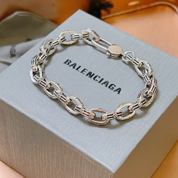 【BALENCIAGA】ブレスレット、ファッションシンプルなスタイル 240814 【BALENCIAGA】ブレスレット、ファッションシンプルなスタイル 240814