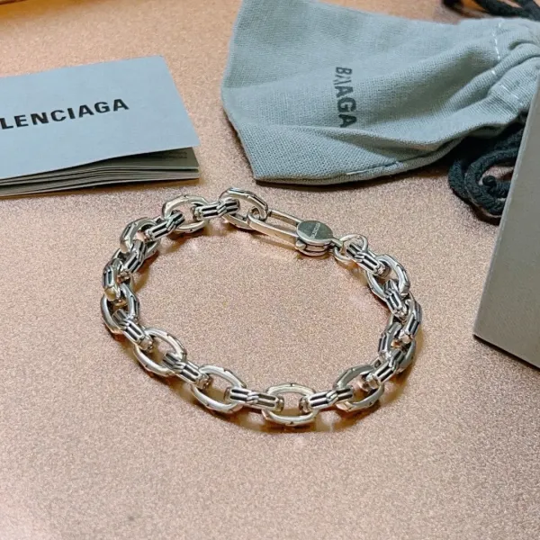 【BALENCIAGA】ブレスレット、ファッションシンプルなスタイル 240814 【BALENCIAGA】ブレスレット、ファッションシンプルなスタイル 240814