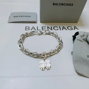 【BALENCIAGA】ブレスレット、ファッションシンプルなスタイル 240814 【BALENCIAGA】ブレスレット、ファッションシンプルなスタイル 240814