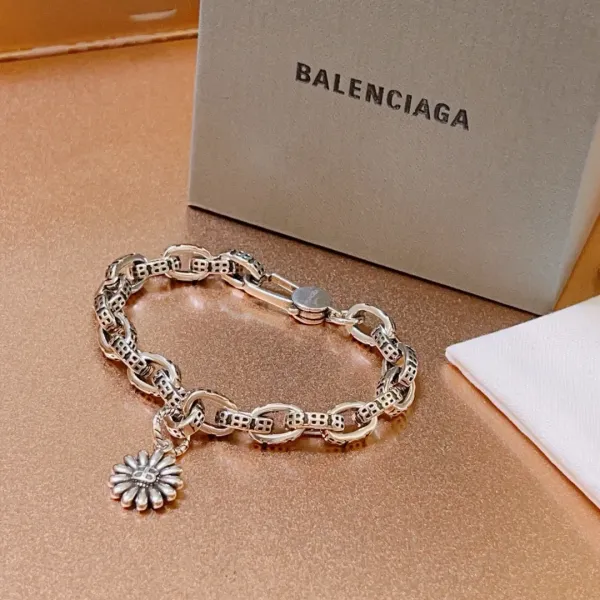 【BALENCIAGA】ブレスレット、ファッションシンプルなスタイル 240814 【BALENCIAGA】ブレスレット、ファッションシンプルなスタイル 240814