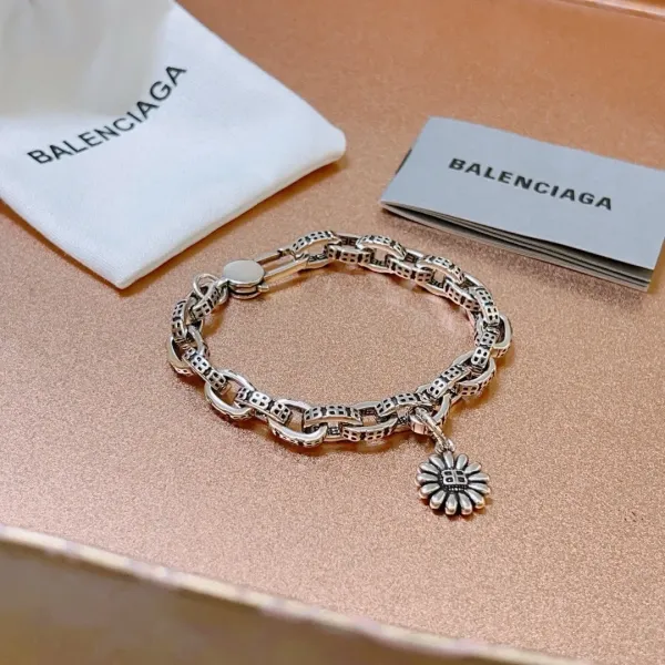 【BALENCIAGA】ブレスレット、ファッションシンプルなスタイル 240814 【BALENCIAGA】ブレスレット、ファッションシンプルなスタイル 240814