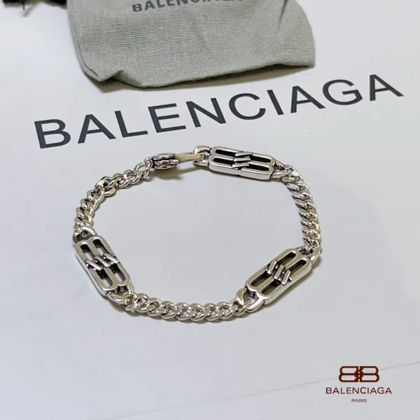 【BALENCIAGA】ブレスレット、ファッションシンプルなスタイル 【BALENCIAGA】ブレスレット、ファッションシンプルなスタイル