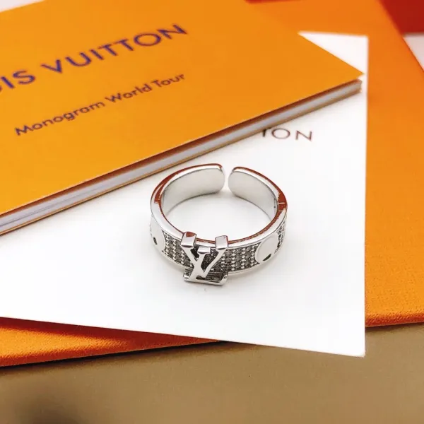 【LOUIS VUITTON】ルイヴィトン 指輪 240813 【LOUIS VUITTON】ルイヴィトン 指輪 240813