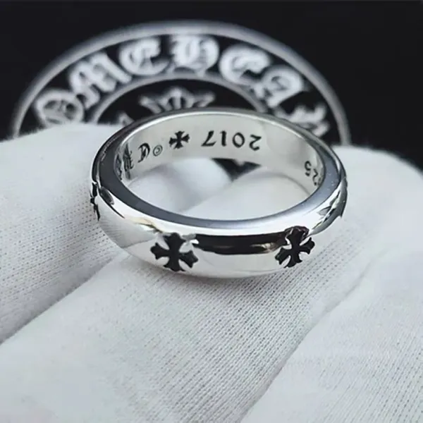 【Chrome Hearts】 男性と女性のためのクロエハートファッションパーソナリティリング 【Chrome Hearts】 男性と女性のためのクロエハートファッションパーソナリティリング