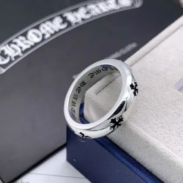 【Chrome Hearts】 男性と女性のためのクロエハートファッションパーソナリティリング 【Chrome Hearts】 男性と女性のためのクロエハートファッションパーソナリティリング