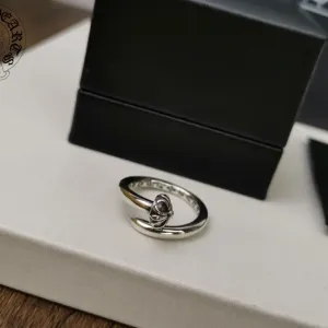 【Chrome Hearts】 男性と女性のためのクロエハートファッションパーソナリティリング 【Chrome Hearts】 男性と女性のためのクロエハートファッションパーソナリティリング