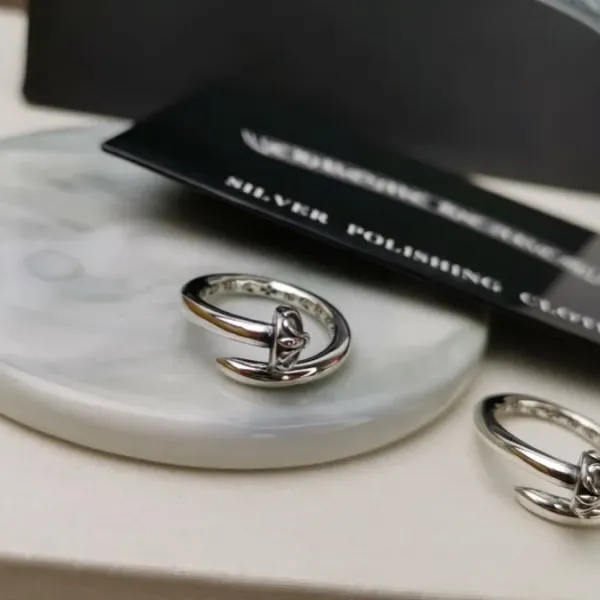 【Chrome Hearts】  男性と女性のためのクロエハートファッションパーソナリティリング