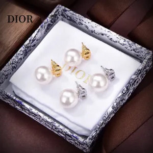 【DIOR】ディオール ファッションスタイルのイヤリング 【DIOR】ディオール ファッションスタイルのイヤリング