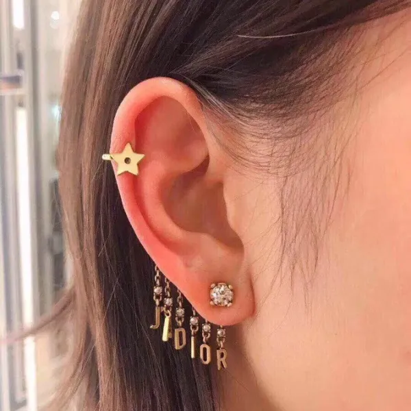 【DIOR】ディオール ファッションスタイルのイヤリング 【DIOR】ディオール ファッションスタイルのイヤリング