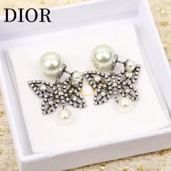 【DIOR】ディオール ファッションスタイルのイヤリング 【DIOR】ディオール ファッションスタイルのイヤリング