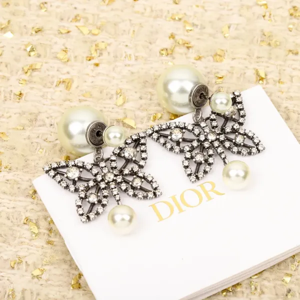 【DIOR】ディオール ファッションスタイルのイヤリング 【DIOR】ディオール ファッションスタイルのイヤリング