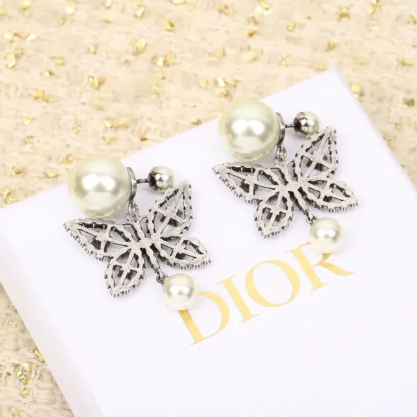 【DIOR】ディオール ファッションスタイルのイヤリング 【DIOR】ディオール ファッションスタイルのイヤリング
