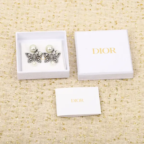 【DIOR】ディオール ファッションスタイルのイヤリング 【DIOR】ディオール ファッションスタイルのイヤリング