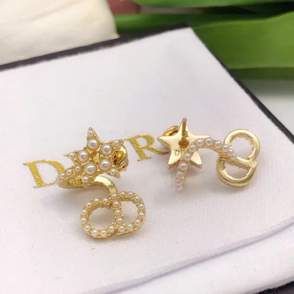 【DIOR】 ディオール   ファッションスタイルのイヤリング