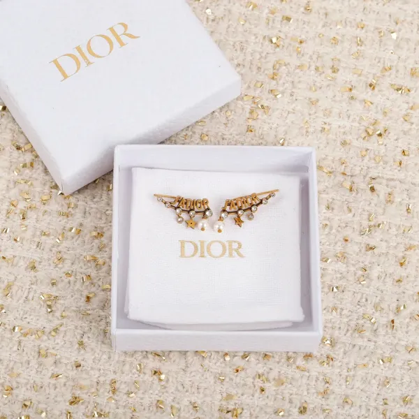 【DIOR】 ディオール ファッションスタイルのイヤリング 【DIOR】 ディオール ファッションスタイルのイヤリング