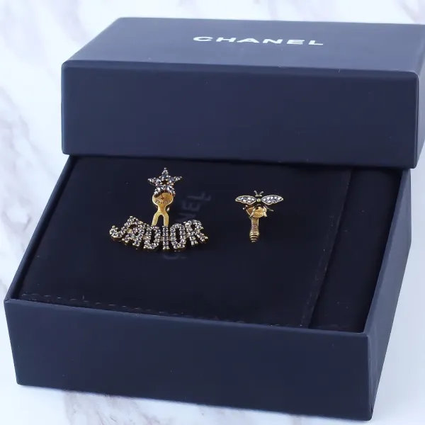 【DIOR】 ディオール ファッションスタイルのイヤリング 【DIOR】 ディオール ファッションスタイルのイヤリング