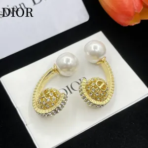 【DIOR】 ディオール ファッションスタイルのイヤリング 【DIOR】 ディオール ファッションスタイルのイヤリング