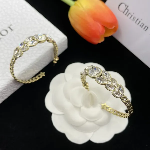 【DIOR】 ディオール ファッションスタイルのイヤリング 【DIOR】 ディオール ファッションスタイルのイヤリング