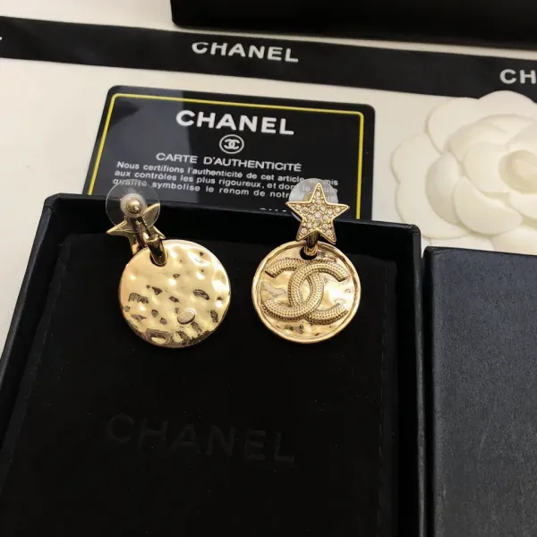 【CHANEL】 シャネル ファッションスタイルのイヤリング 【CHANEL】 シャネル ファッションスタイルのイヤリング
