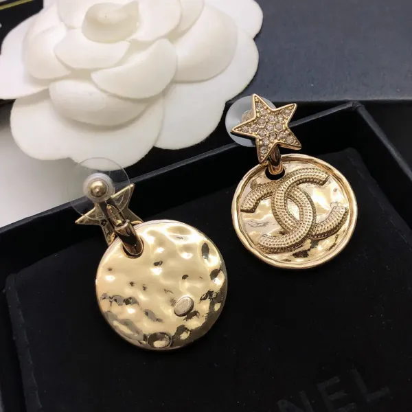 【CHANEL】 シャネル ファッションスタイルのイヤリング 【CHANEL】 シャネル ファッションスタイルのイヤリング
